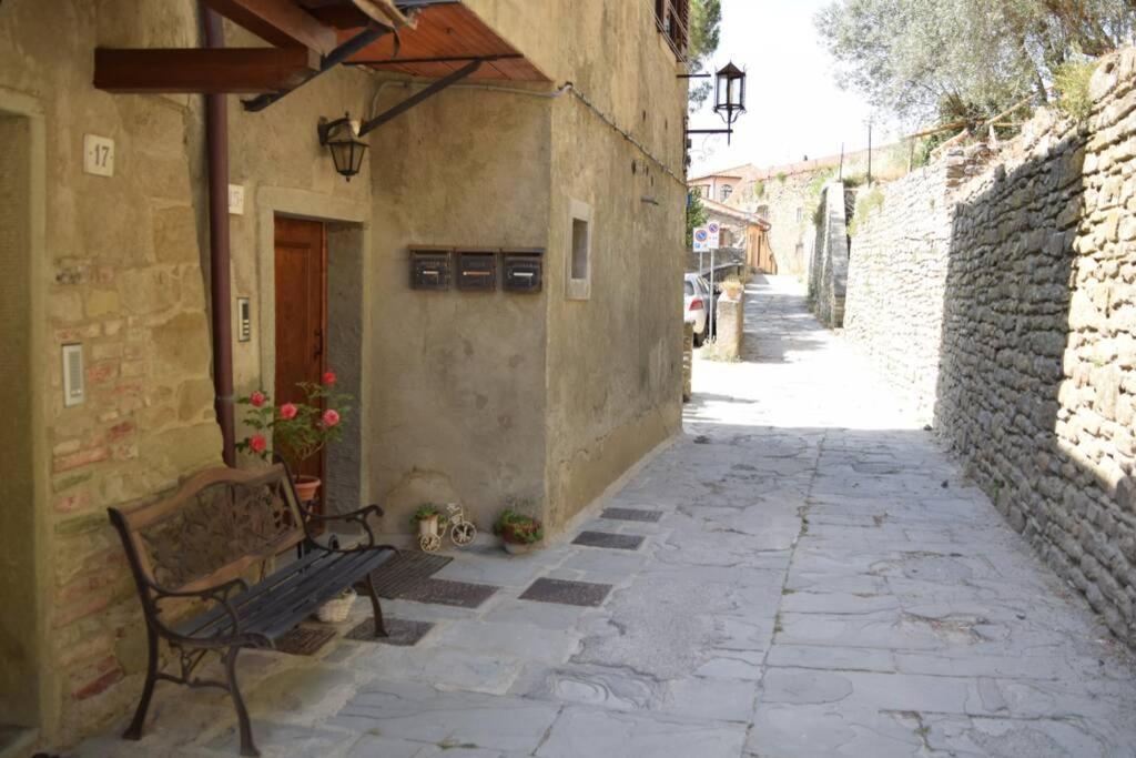 Castiglion Fiorentino Chicca Sotto La Torre Bagian luar foto